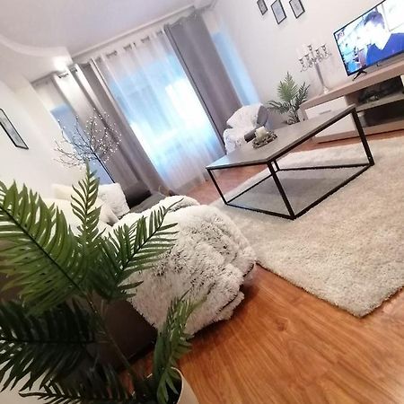 Masaryss Apartament Tulcea Exteriör bild