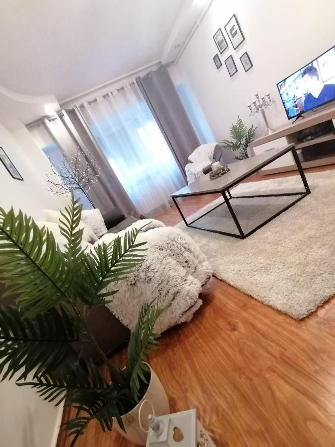 Masaryss Apartament Tulcea Exteriör bild