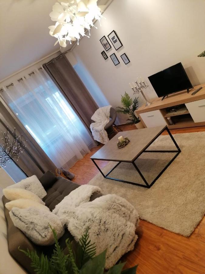 Masaryss Apartament Tulcea Exteriör bild